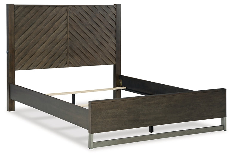 Arkenton Queen Panel Bed with Mirrored Dresser