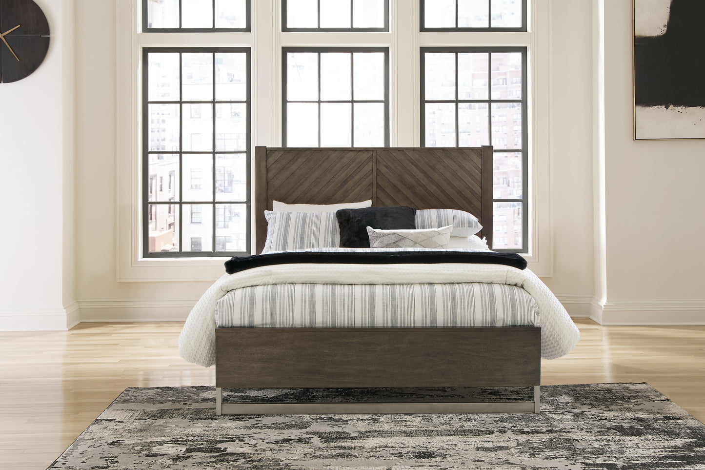 Arkenton Queen Panel Bed with Mirrored Dresser