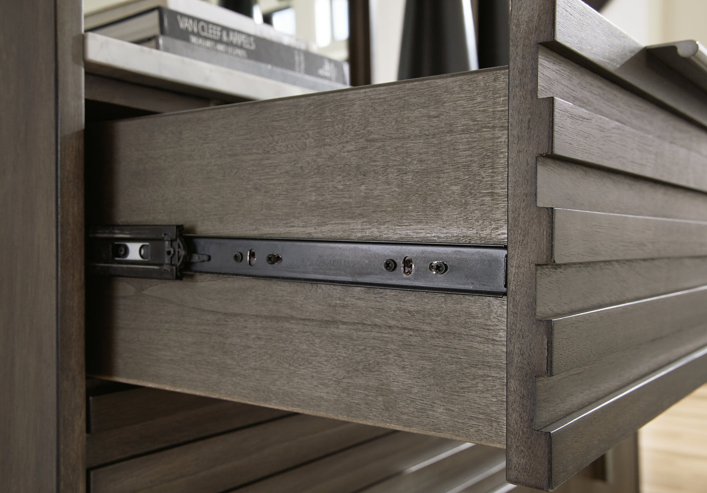 Arkenton King Panel Bed with Mirrored Dresser