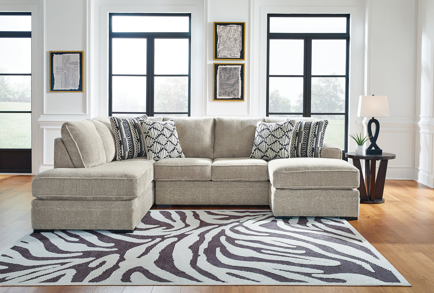 Calnita 2-Piece Sectional with Ottoman